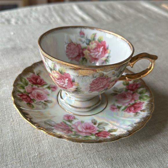 CASTLE Tea cup and Saucer - Picture 1 of 4